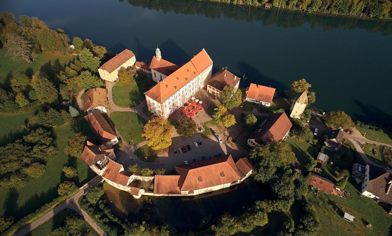 Schlosshotel Beuggen Karsau エクステリア 写真